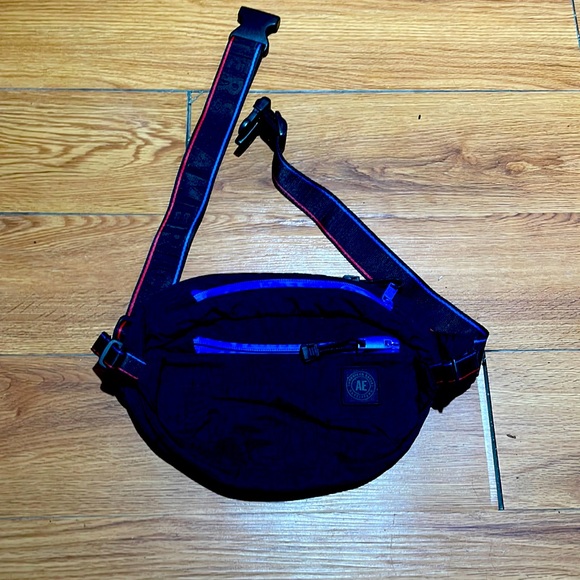 American Eagle Fanny Pack! - Picture 1 of 3